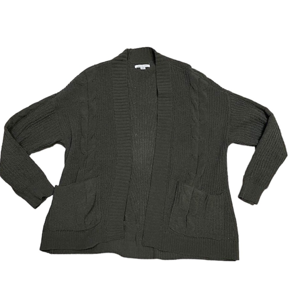 American Eagle Army Green Olive Short Soft Knitted Sweater Cardigan (size M)